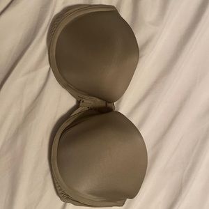 Victoria’s Secret strapless bra lace back